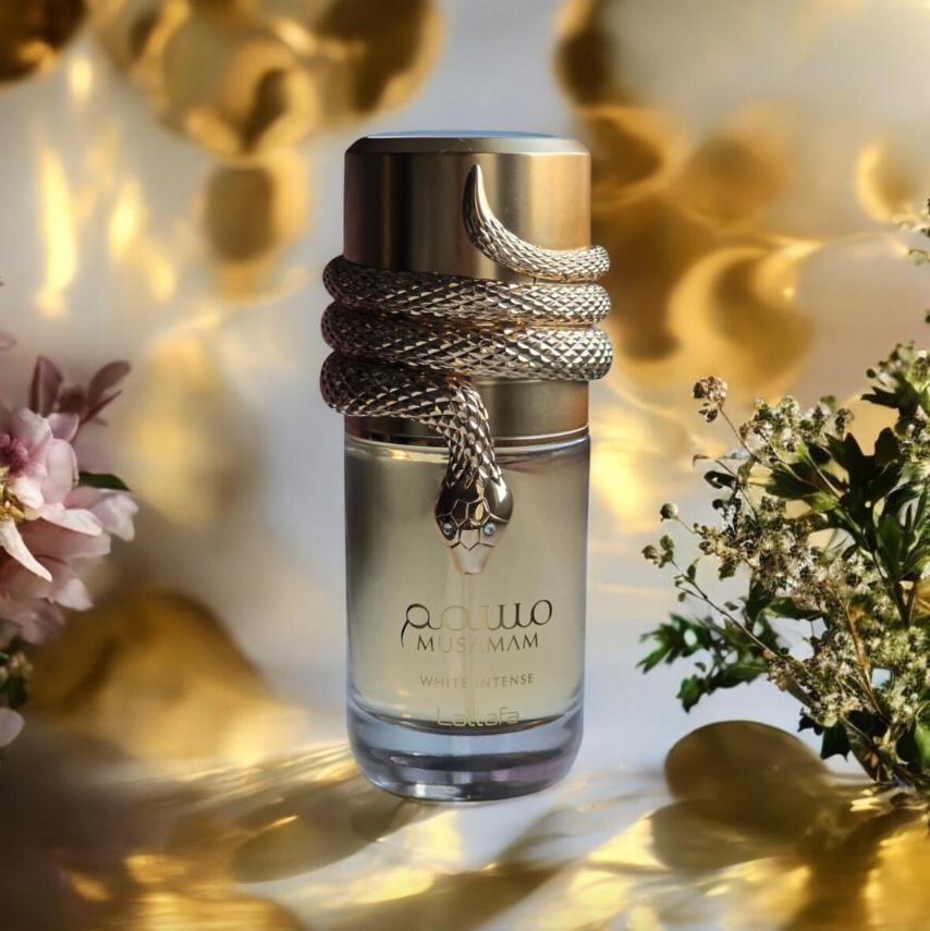 MUSAMAM White Intense Perfume - Aroma Único con Notas de Bergamota y Coco - Experiencia Olfativa Fresca y Duradera para Cualquier Ocasión