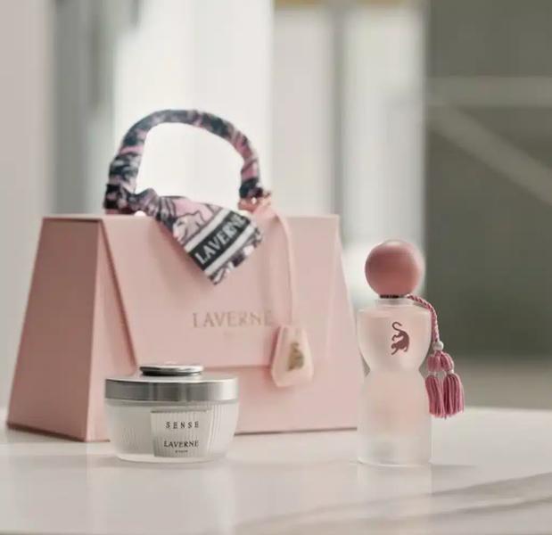 Laverne Fragancia SENSE DE LAVERNE 75ML - Notas de Mandarina y Grosellas Negras con Jazmín y Madera de Cachemira - Perfume Elegante y Duradero
