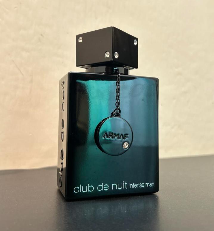 Armaf Club de Nuit Intense Man - Fragancia Masculina con Notas de Limón Piña y Bergamota para una Experiencia Olfativa Única